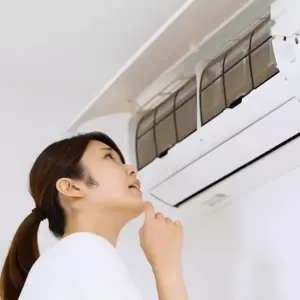 エアコン掃除は自分で可能？エアコン掃除に役立つ道具を紹介のサムネイル