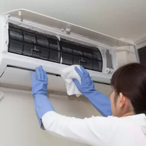 自分で可能なエアコン掃除！日頃からできるエアコン掃除のやり方を解説のサムネイル